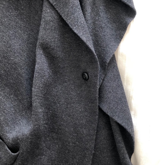 Lululemon cape - new without tags - Picture 4 of 5